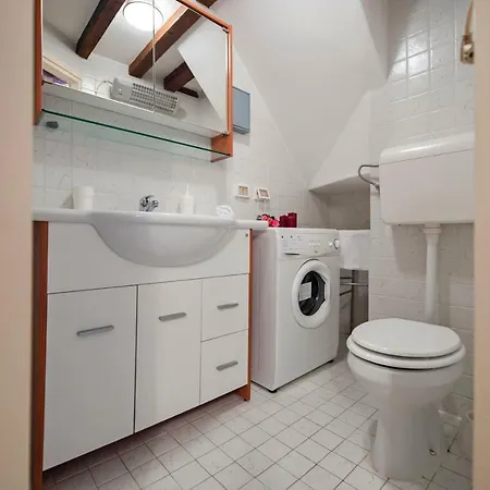 Obala * ロヴィニ