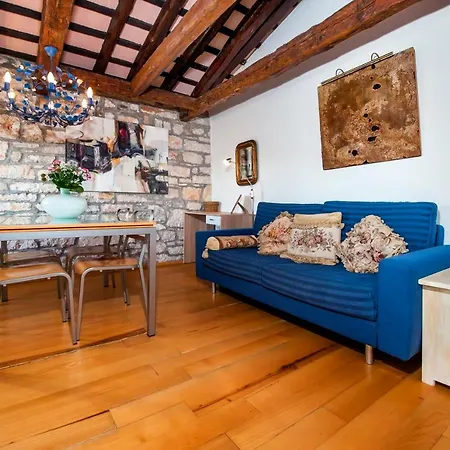 Obala アパート *