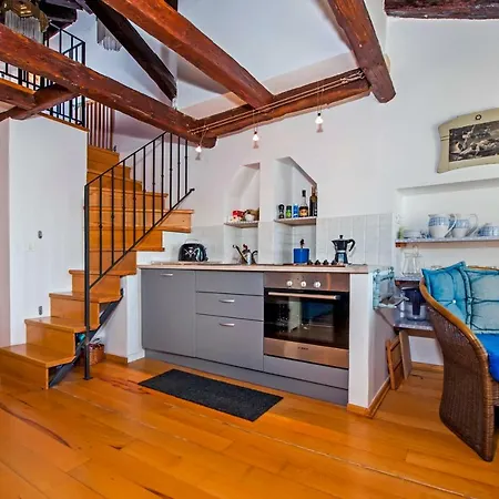 Obala アパート *